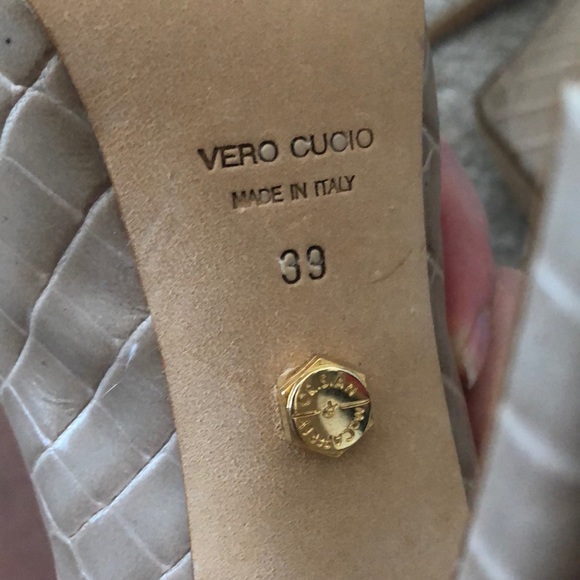 Crisian and McCaffrey leather heels Italy snake - Picture 8 of 9